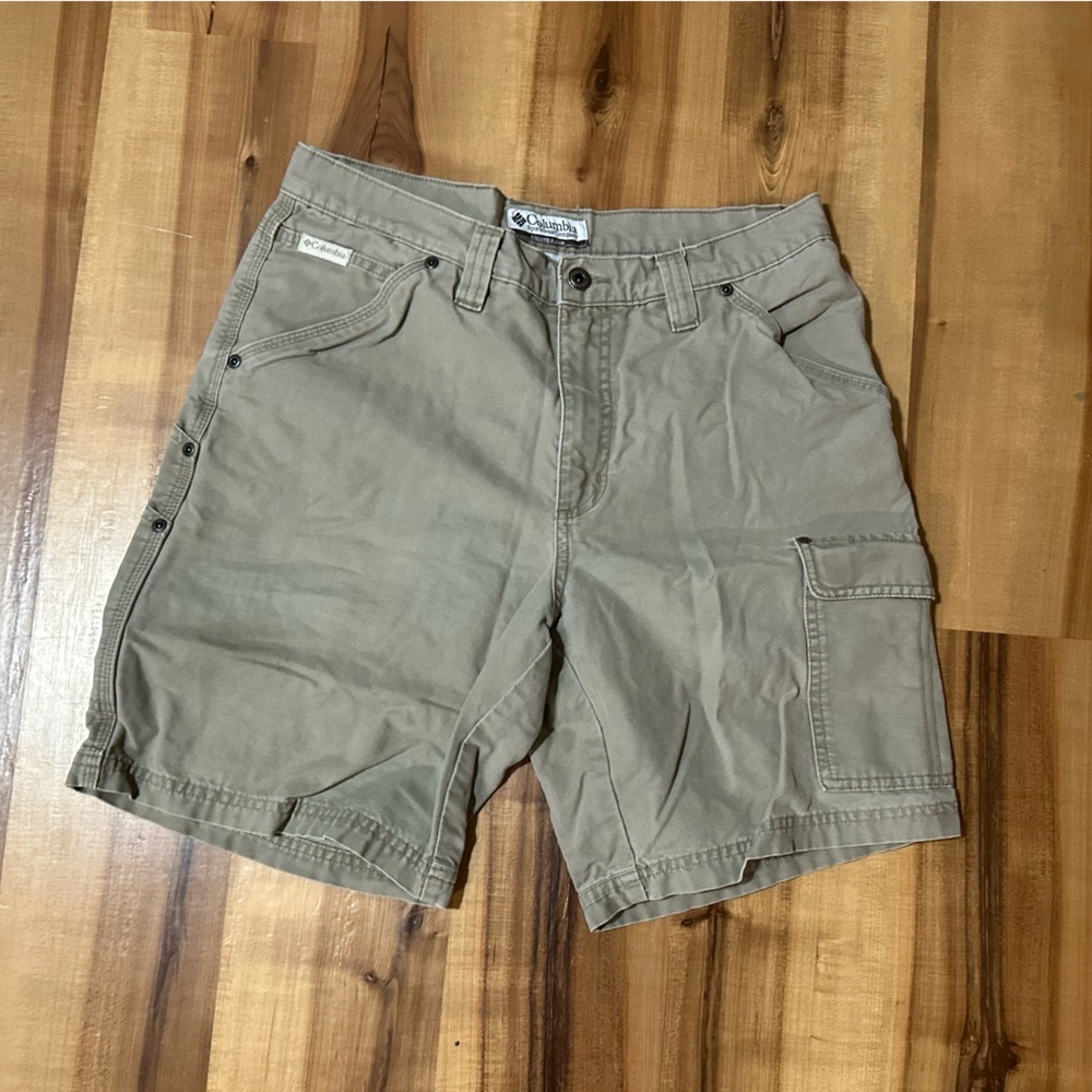 Columbia Cargo Shorts Size 32